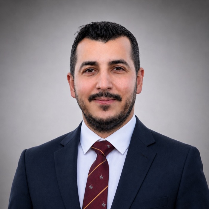 Op. Dr. Oğuz Eker portresi